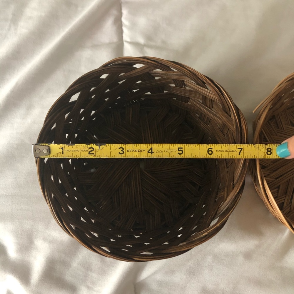Vintage Set of Two Round Wicker Baskets 7 Inches - Picture 8 of 9
